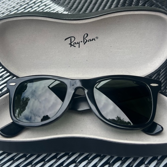 VINTAGE Ray Ban B&L 5022 Classic Wayfarer Sunglasses in Black Ebony - Picture 3 of 9